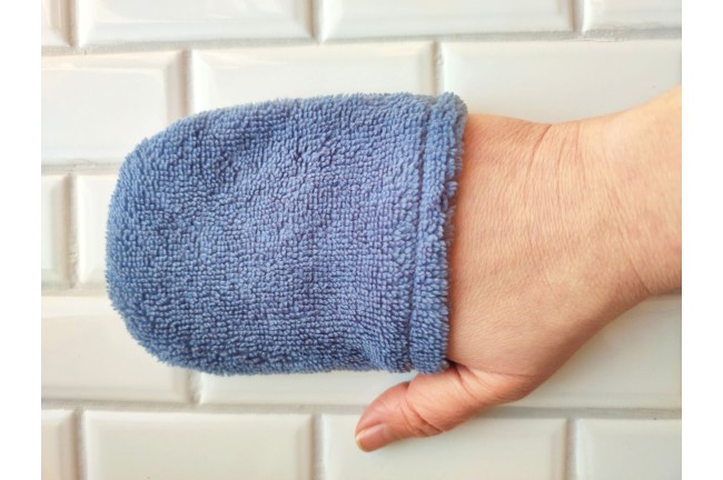 Mini gant démaquillant