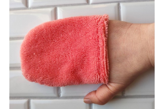 Mini gant démaquillant