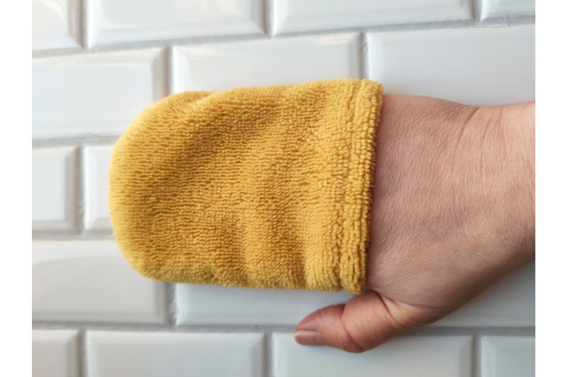Mini gant démaquillant