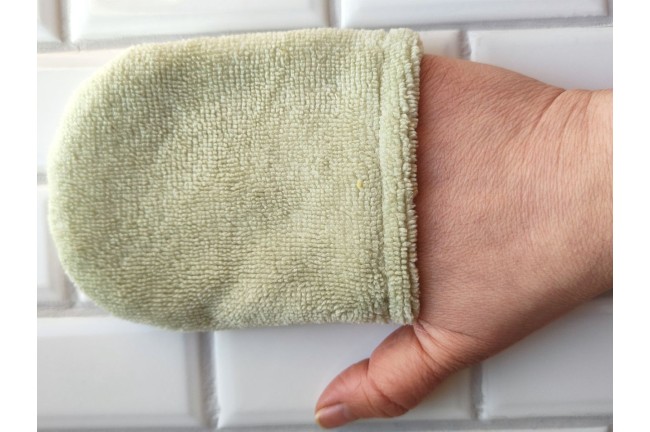 Mini gant démaquillant