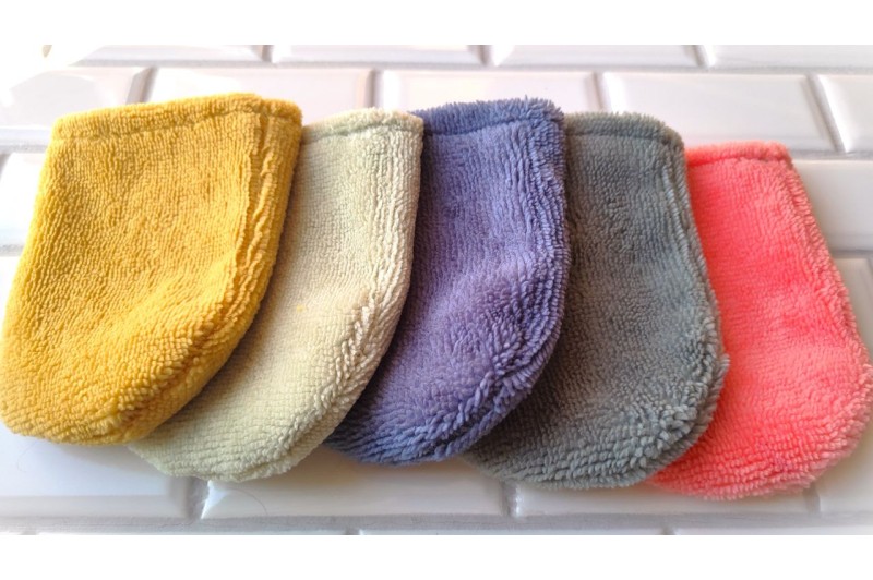 Mini gant démaquillant