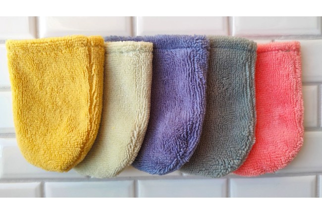 Mini gant démaquillant