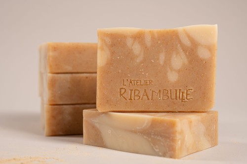 Savon artisanal Le Capricieux au lait de chevre bio saponifié à froid – L’Atelier Ribambulle