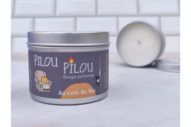 Pilou Pilou – Bougie parfumée Au Coin du Feu